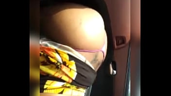 big ass shaking in car