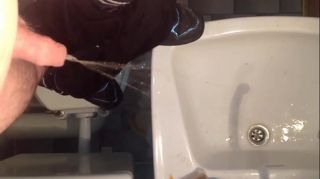 girls wanking men into the sink tubes