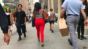 thick ebony booty walking