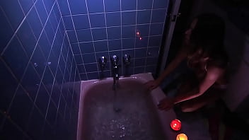 sexy school girl bathing video