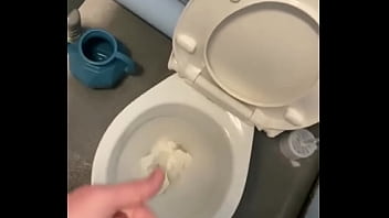 man wanks and comes in public toilet