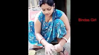 aunty cloth washing cleavage hidden