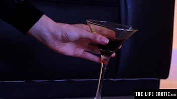 any bunny lady thrusting her pussy onto her fingers