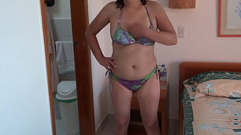 jerk off while she watches