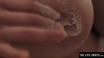 aerabic girl pussy fingered under table