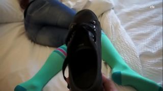 shoe_removal_tickle