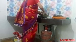 xxx aunty fucking videos in red sarees undressed