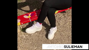 girls fuck feet in higheels shoes porn
